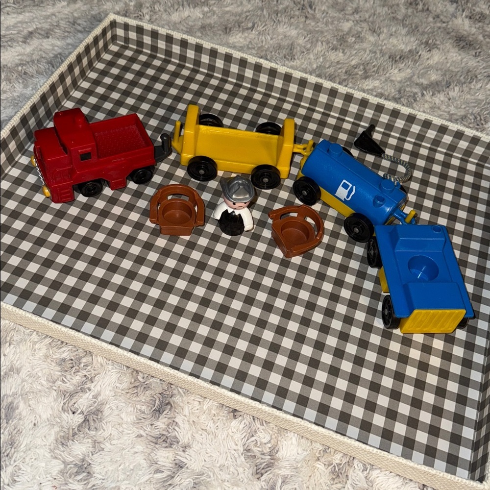 Vintage Fisher price little people Colorful Train fueled truck Toy Mattel 2004 - Picture 8 of 9